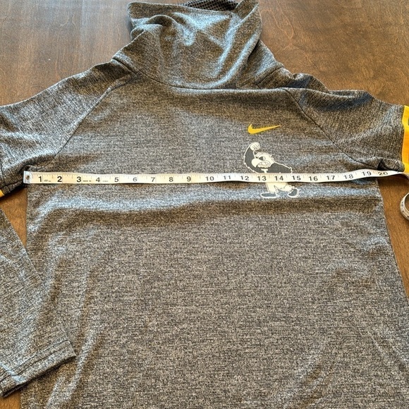 Nike Iowa Hawkeyes Women's Gray Cowl Neck Pullover Size Small - Picture 11 of 12